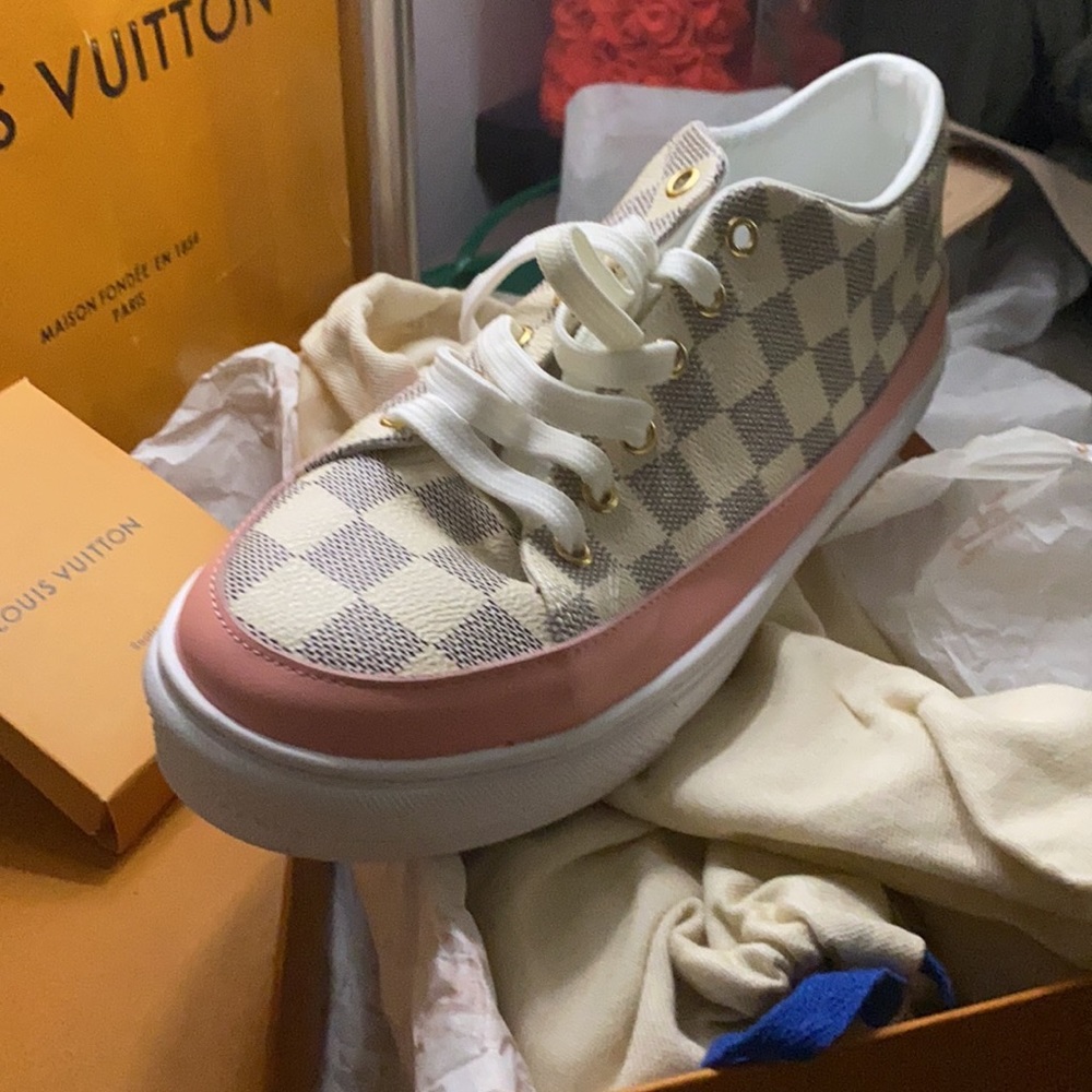 LV sneakers sz 41 - Picture 3 of 6